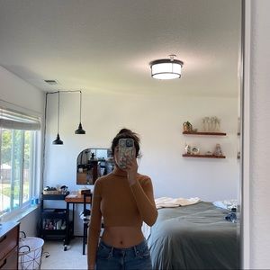 Cropped turtleneck